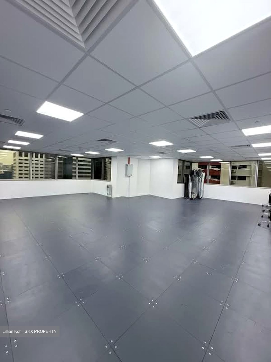 Odeon Towers (D7), Office #544648771